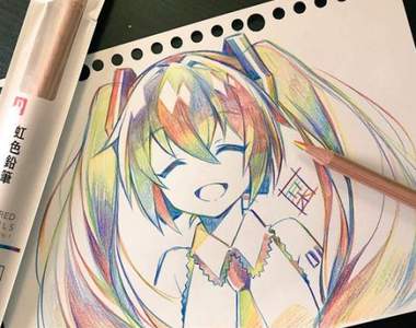 《大創虹色鉛筆》繪出色彩繽紛的初音好感動❤ 《大創虹色鉛筆》繪出色彩繽紛的初音好感動❤