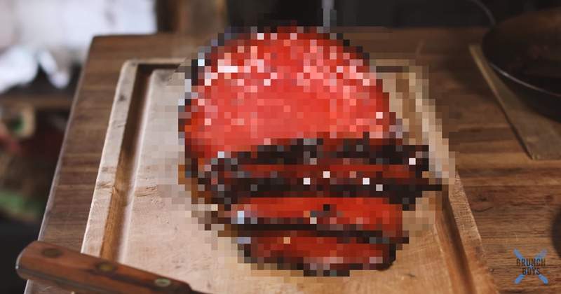 紐約餐館推出新奇美食《西瓜牛排》網友：看起來超像黑暗料理耶...