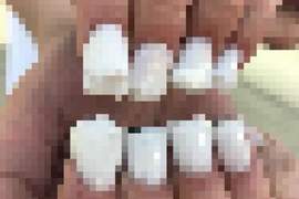 雖然很逼真但哪裡怪怪的《牙齒指彩》看到實品莫名覺得牙齒痠痠的捏... 雖然很逼真但哪裡怪怪的《牙齒指彩》看到實品莫名覺得牙齒痠痠的捏...