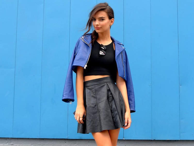 《外套肩披》我都叫這是「中二外套披法Style」你們叫這個是什麼Style? 《外套肩披》我都叫這是「中二外套披法Style」你們叫這個是什麼Style?