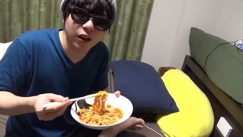 《Youtuber斗內金額之爭》實況主もこう護粉絲 怒嗆屁孩不懂240日圓的厲害…… 《Youtuber斗內金額之爭》實況主もこう護粉絲 怒嗆屁孩不懂240日圓的厲害……