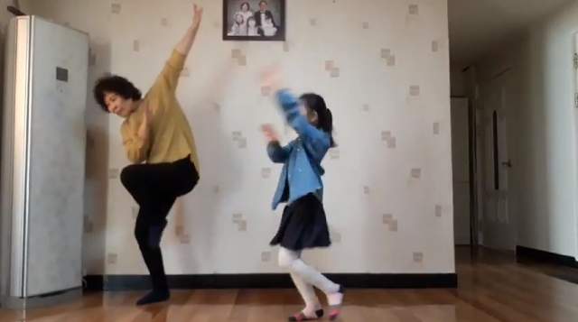 請你阿嬤出來Battle《我阿嬤超會跳韓國偶像的舞》不要這麼萬能啦 請你阿嬤出來Battle《我阿嬤超會跳韓國偶像的舞》不要這麼萬能啦