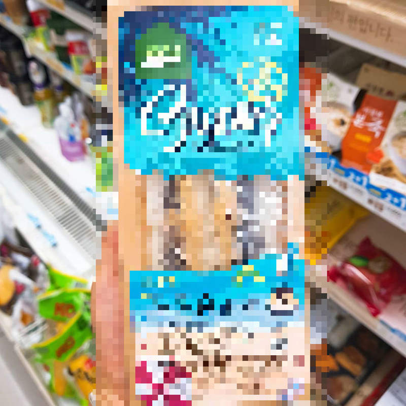 便利商店話題新品《紅豆冰三明治》網友：遠看還以為發霉耶...