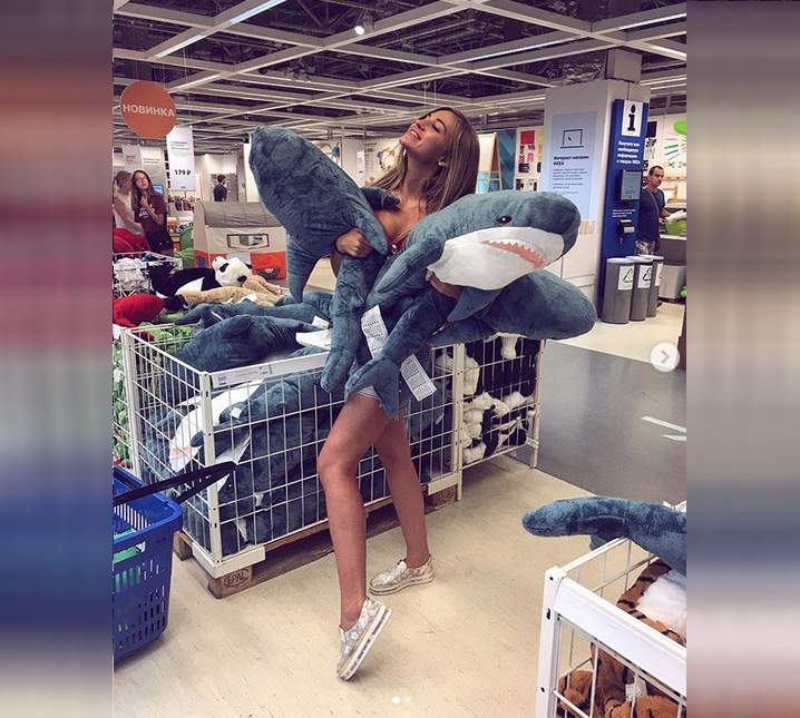 IKEA《鯊魚抱枕》IG爆紅每個人都想抱一隻回家