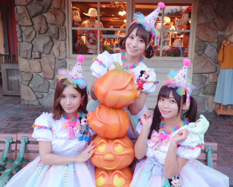 《AV女優好姐妹三人組》小島南、初川南、羽咲美晴扮裝暢遊迪士尼～～