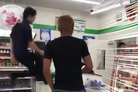 《全家店員的接客神技》絕對不讓客人久等的服務態度引發瘋傳ww 《全家店員的接客神技》絕對不讓客人久等的服務態度引發瘋傳ww