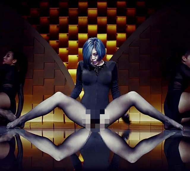 男友看到女友的《私密處刺青》瞬間軟掉不知道該如何是好......