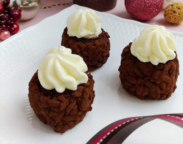 藏壽司情人節限定《提拉米壽司》當巧克力遇上醋飯還有海苔來攪局... 藏壽司情人節限定《提拉米壽司》當巧克力遇上醋飯還有海苔來攪局...