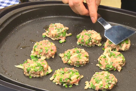 日本古怪食物《高槻烏龍麵餃》真難想像是什麼味道…… 日本古怪食物《高槻烏龍麵餃》真難想像是什麼味道……