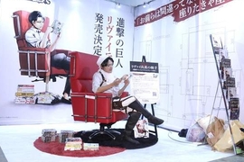 進擊的巨人《「兵長的椅子」實體化》雖然夭壽貴但並沒有附兵長哦 進擊的巨人《「兵長的椅子」實體化》雖然夭壽貴但並沒有附兵長哦