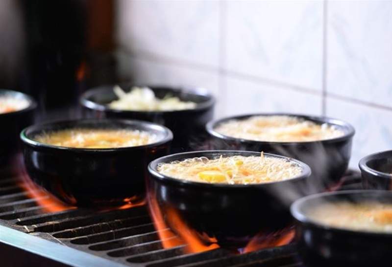 《煮泡麵時的水量拿捏》並不是看一包多少水累加上去就能煮唷