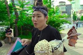 街頭要求《女孩子卸妝》從驚慌失措的反應發現她們很害怕w 街頭要求《女孩子卸妝》從驚慌失措的反應發現她們很害怕w