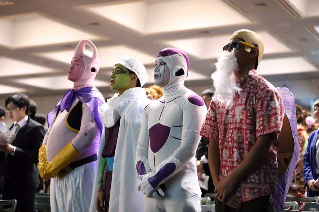 京都大學《變裝畢業典禮》丟臉只是一時但回憶卻是一輩子(咦) 京都大學《變裝畢業典禮》丟臉只是一時但回憶卻是一輩子(咦)