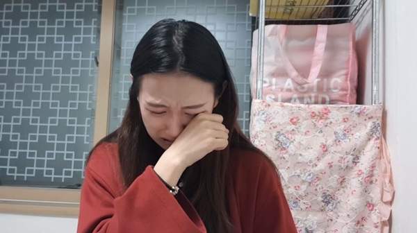 人氣Youtuber痛心揭露《年輕時被逼拍裸照》剛出社會就遇上惡狼老闆讓她崩潰...