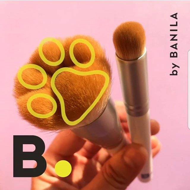 迎接狗年 Banila co 推出《狗狗肉球腮紅刷》化妝的同時也可以感受到可愛肉球