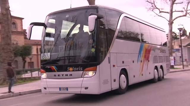 義大利有台《改變人生的巴士》上面載的是希望