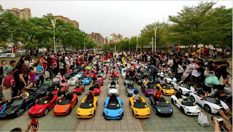 《超跑》只能是大人的玩具？讓你看看玩超跑也能從小開始