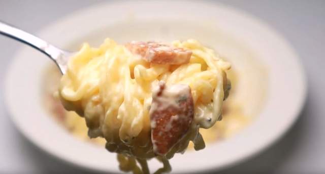 快過期的牛奶大變身《奶油義大利麵》七分鐘快速料理上桌
