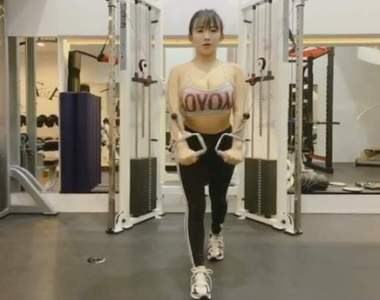 《二次元Body女星》天木純的天乳健身房開練啦 《二次元Body女星》天木純的天乳健身房開練啦