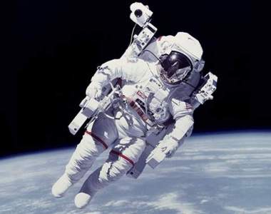為了刺激買房景氣《外國推出買房送宇宙旅行機票》歡迎參觀喔 為了刺激買房景氣《外國推出買房送宇宙旅行機票》歡迎參觀喔