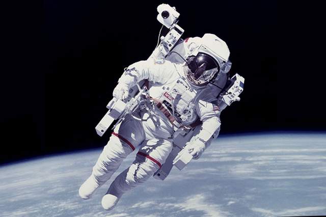 為了刺激買房景氣《外國推出買房送宇宙旅行機票》歡迎參觀喔 為了刺激買房景氣《外國推出買房送宇宙旅行機票》歡迎參觀喔