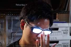 《裝逼眼鏡》加了LED效果完全可以滿足自己中二的心 《裝逼眼鏡》加了LED效果完全可以滿足自己中二的心
