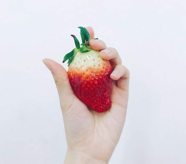 韓國超商限定款賣《手掌大的草莓》佛心價格每天吃都不心疼