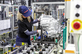《Toyota》波蘭TMMP生產線正式投產全新hybrid油電傳動結構 《Toyota》波蘭TMMP生產線正式投產全新hybrid油電傳動結構