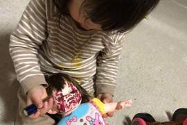 SAN值下降《幼女把娃娃玩成一場悲劇》旁觀正太在恐懼中淚流滿面 SAN值下降《幼女把娃娃玩成一場悲劇》旁觀正太在恐懼中淚流滿面