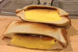 斷面萌《布丁熱壓吐司》真是不該創造如此罪孽深重的惡魔美食啊(搖頭) 斷面萌《布丁熱壓吐司》真是不該創造如此罪孽深重的惡魔美食啊(搖頭)