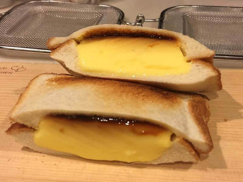 斷面萌《布丁熱壓吐司》真是不該創造如此罪孽深重的惡魔美食啊(搖頭) 斷面萌《布丁熱壓吐司》真是不該創造如此罪孽深重的惡魔美食啊(搖頭)