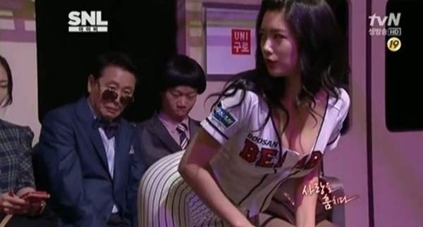 人比球還吸睛《藝人棒球開球特輯》開到最後都變搞笑片了ww