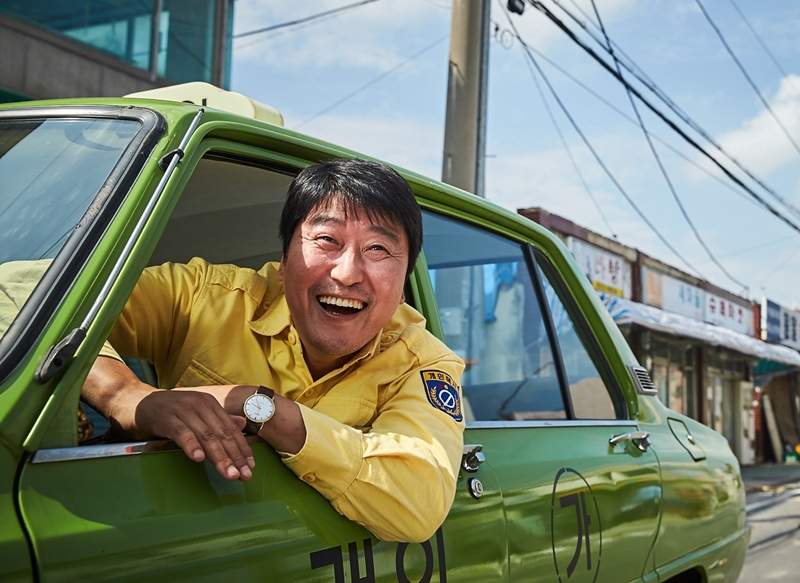 司機太暖心讓網友大讚《載孕婦不收車錢》還在車上放「小禮物」希望順產♥