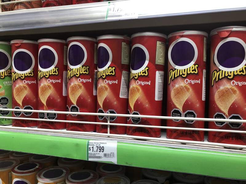 無法露臉《智利的品客包裝》翹鬍子是有多見不得人啦... 無法露臉《智利的品客包裝》翹鬍子是有多見不得人啦...