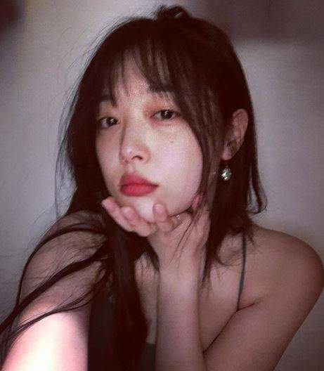 沉寂一陣子之後《雪莉》IG發這張圖片引起日韓粉絲大吵 沉寂一陣子之後《雪莉》IG發這張圖片引起日韓粉絲大吵