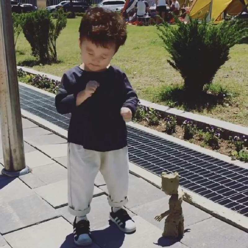 世界級可愛♥《萌娃和Groot跳舞》新一代舞王就決定是你們啦～