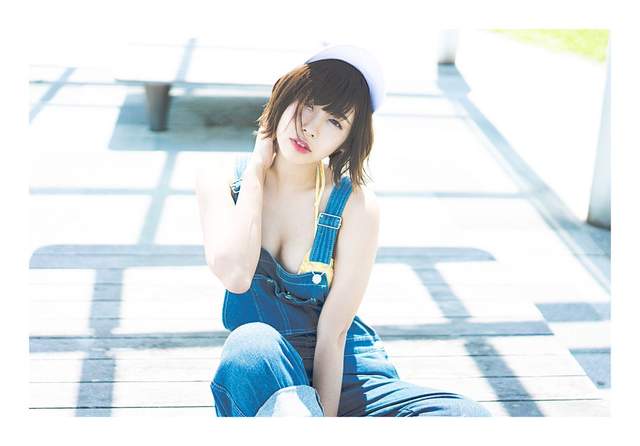 清爽的短髮美少女《水湊みお》陽光的模樣被譽為水精靈