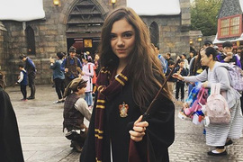 Evgenia Medvedeva《俄羅斯滑冰女神》日本旅遊USJ 身穿霍格華茲校服太可愛啦 Evgenia Medvedeva《俄羅斯滑冰女神》日本旅遊USJ 身穿霍格華茲校服太可愛啦