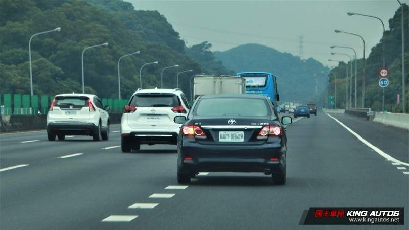 《行車禮儀》知多少─ 開車時該如何和其他駕駛溝通? 《行車禮儀》知多少─ 開車時該如何和其他駕駛溝通?