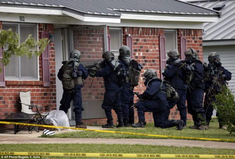 惡作劇失控《被FBI查水表》有些事是不能惡作劇的... 惡作劇失控《被FBI查水表》有些事是不能惡作劇的...