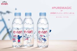 超特別的《evian×迪士尼》新包裝 米奇正在跟對街的米妮揮手呢(咦?) 超特別的《evian×迪士尼》新包裝 米奇正在跟對街的米妮揮手呢(咦?)