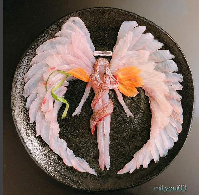 《生魚片藝術》如果是一頓晚餐這樣的擺盤也太厚工了 《生魚片藝術》如果是一頓晚餐這樣的擺盤也太厚工了