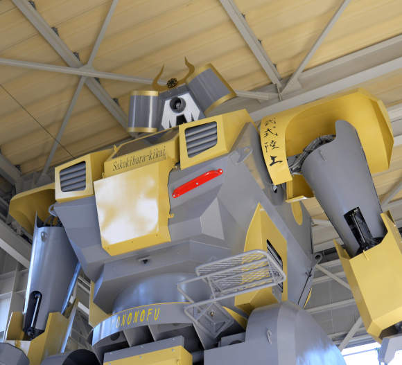 《榊原機械弐式陸上》真實打造鋼彈級別的二足步行機器人 《榊原機械弐式陸上》真實打造鋼彈級別的二足步行機器人