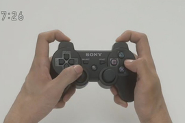 體現玩家個性的《遊戲手把握法》PS2手把竟然也有這麼多變化…… 體現玩家個性的《遊戲手把握法》PS2手把竟然也有這麼多變化……
