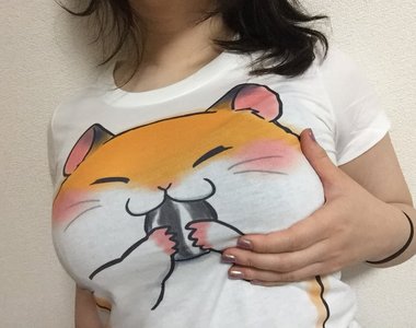 《倉鼠T桖實穿》一起來揉捏倉鼠的臉頰吧~(被警察抓走) 《倉鼠T桖實穿》一起來揉捏倉鼠的臉頰吧~(被警察抓走)