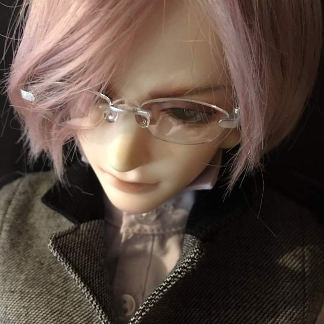 小小的超可愛《各款迷你眼鏡轉蛋》給家裡的娃娃戴起來剛剛好