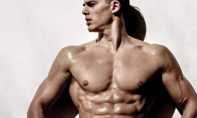 《最MAN數學老師Pietro Boselli》接近全裸不給活路雜誌照片送上 《最MAN數學老師Pietro Boselli》接近全裸不給活路雜誌照片送上