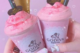 日本期間限定《GODIVA 粉紅奶昔》滿滿的粉紅感讓人少女心都要滿出來啦 日本期間限定《GODIVA 粉紅奶昔》滿滿的粉紅感讓人少女心都要滿出來啦