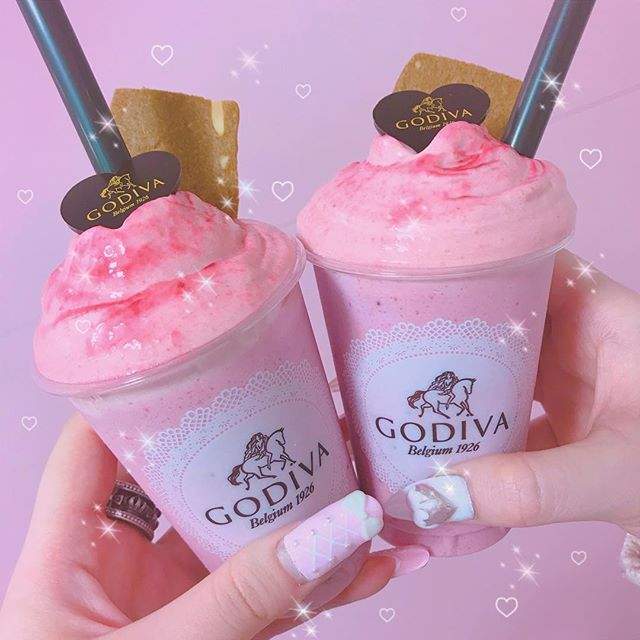 日本期間限定《GODIVA 粉紅奶昔》滿滿的粉紅感讓人少女心都要滿出來啦 日本期間限定《GODIVA 粉紅奶昔》滿滿的粉紅感讓人少女心都要滿出來啦