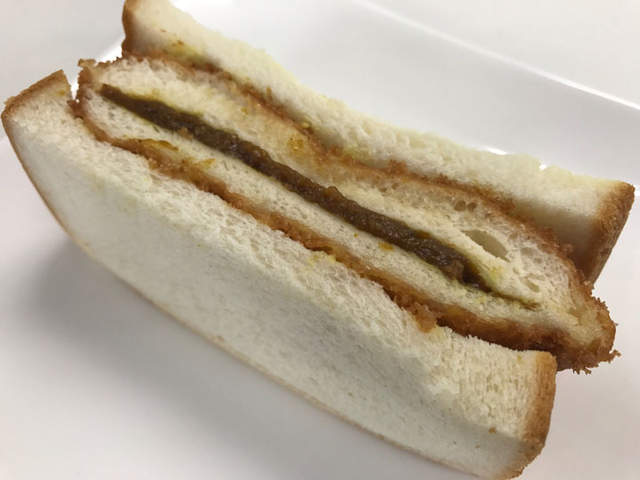 麵包夾麵包《咖哩麵包三明治》話題美食創意竟然來自台灣的燒餅油條? 麵包夾麵包《咖哩麵包三明治》話題美食創意竟然來自台灣的燒餅油條?